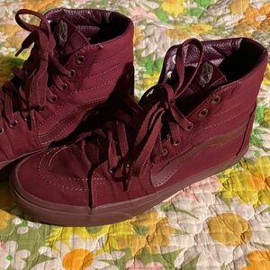 BURGUNDY VANS HIGH TOPS / SIZE US WOMENS 10.5 / MENS 9 SK8-HI